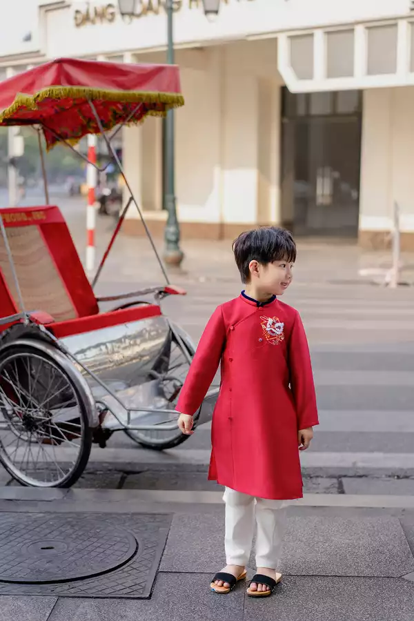 Áo dài Lân Khánh