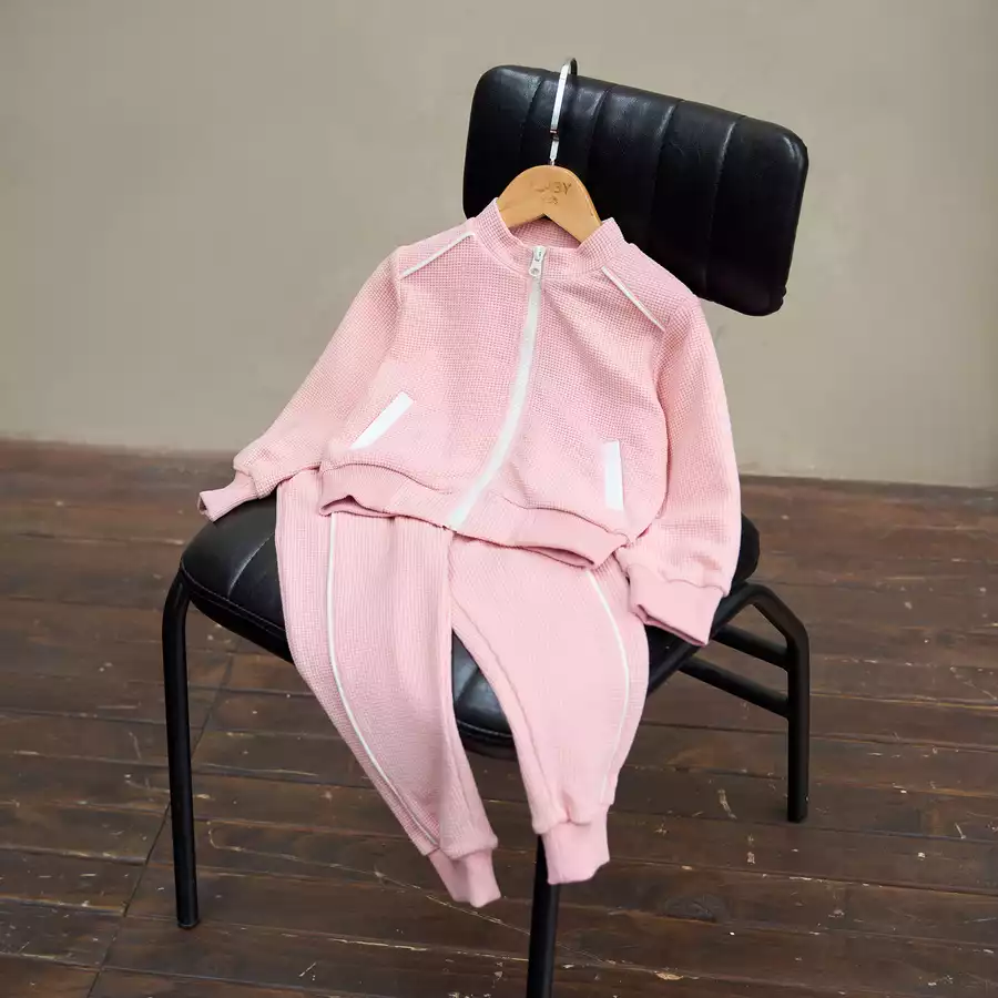 Áo croptop bo gấu phối màu chi tiết túi