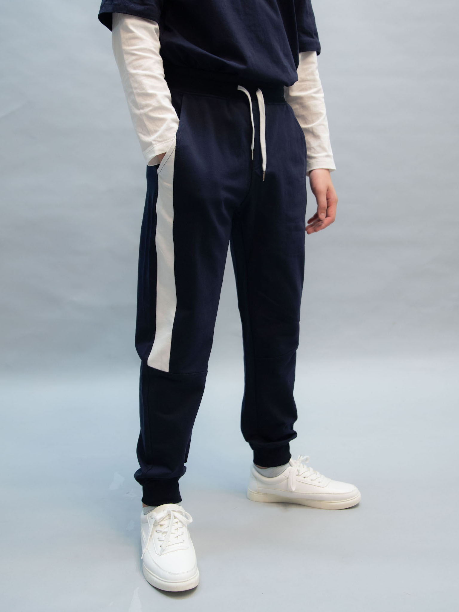 Quần nỉ da cá navy phối dọc trắng_thumbnail_0