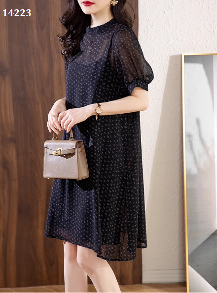 14223-Đầm voan suông oversize tay phồng cổ trụ cách điệu( voanin, lót)_thumbnail_4