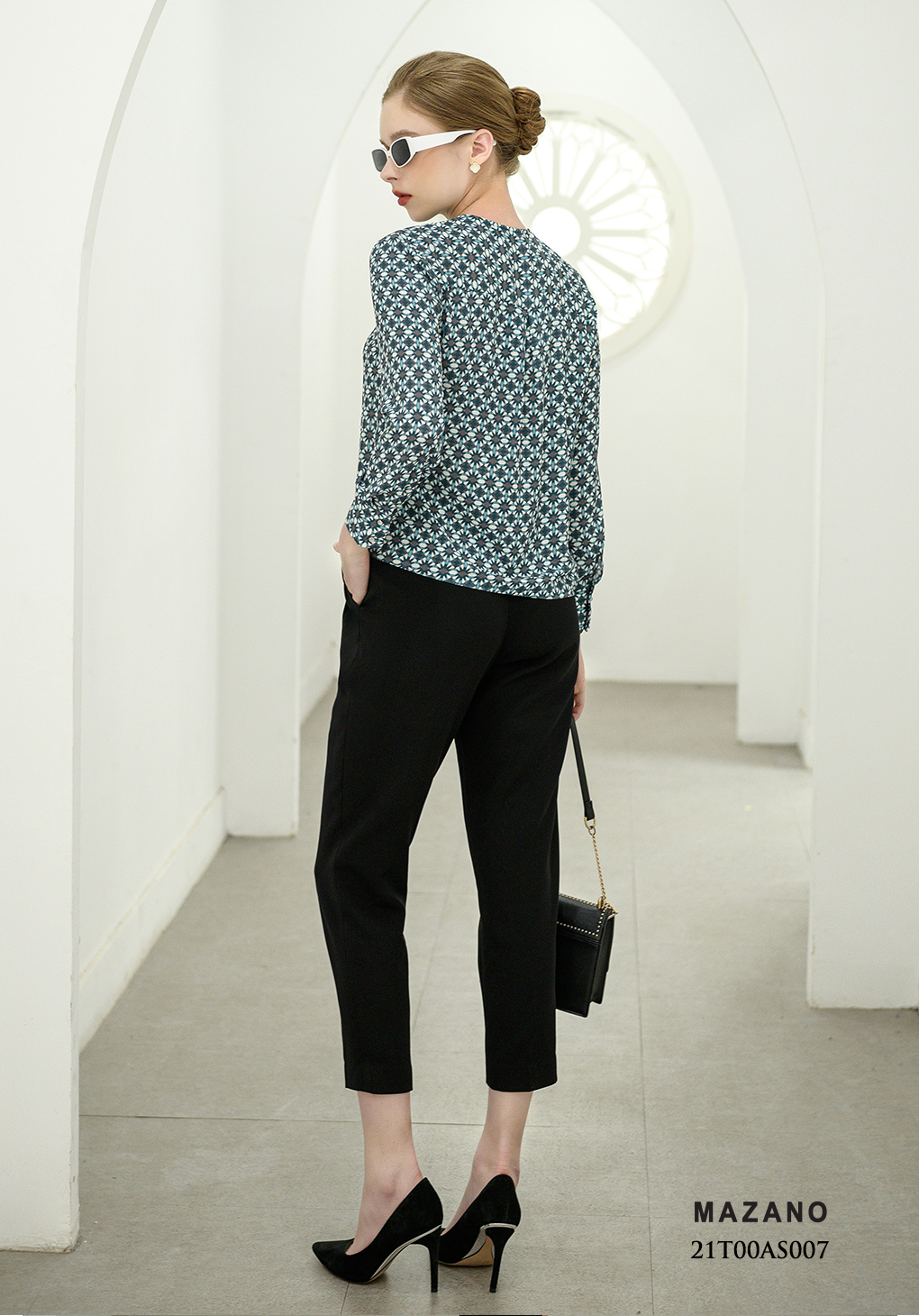 Áo sơ mi họa tiết cổ tròn bèo rủ_thumbnail_1