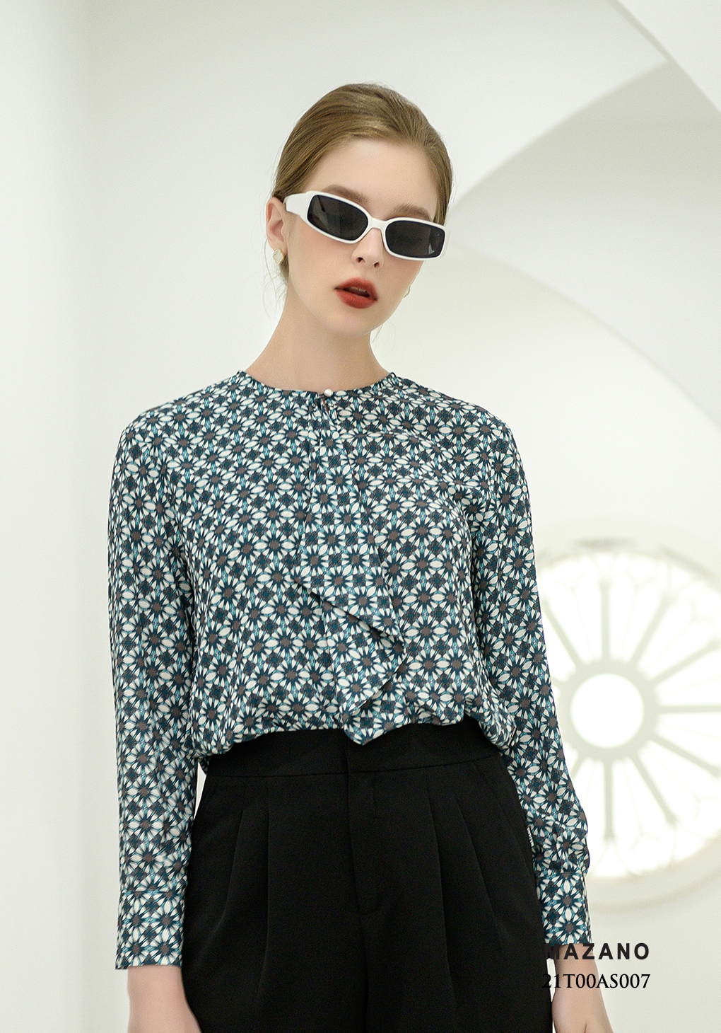 Áo sơ mi họa tiết cổ tròn bèo rủ_thumbnail_3