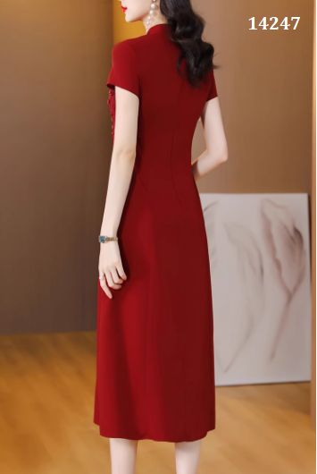 14247-Đầm suông đỏ vai kết hoa cổ cách điệu ( lụa ché)_thumbnail_3