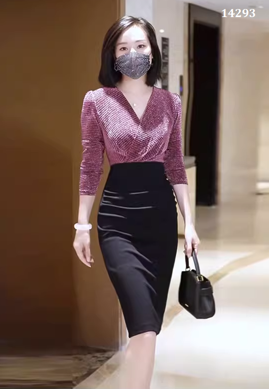 14293-Đầm body cổ chéo màu tím cẩm phối đen ( thun kim tuyến,thun poly)_thumbnail_0