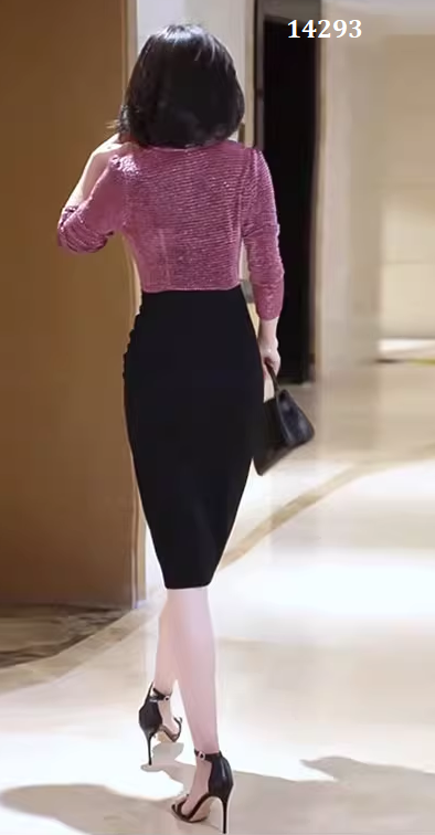 14293-Đầm body cổ chéo màu tím cẩm phối đen ( thun kim tuyến,thun poly)_thumbnail_3