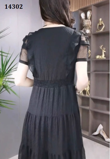 14302-Đầm  voan đen cổ  bèo cách điệu ( voan tơ xước) _thumbnail_2