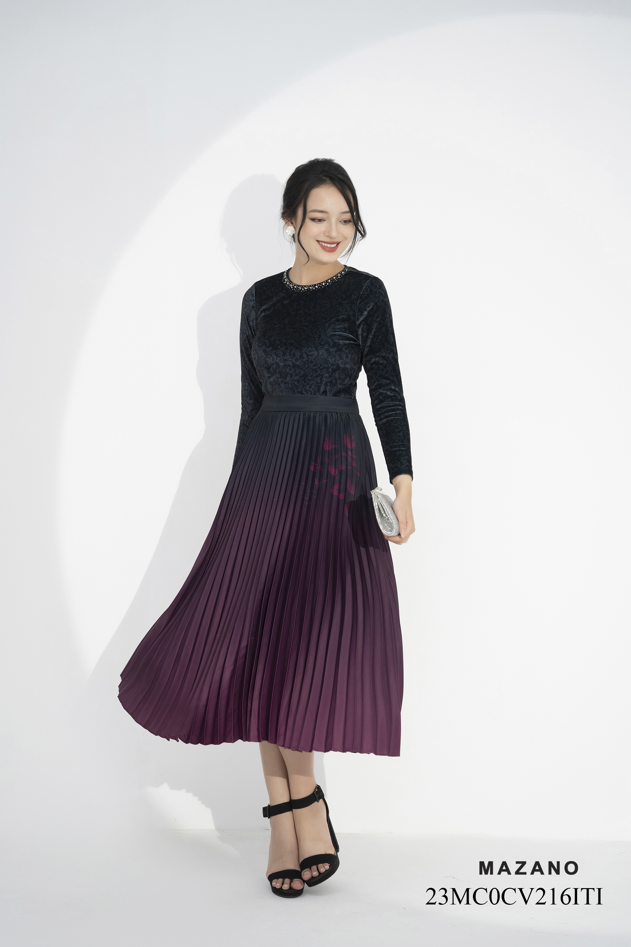 Chân váy xoè vải Tuytxi dập ly dáng dài