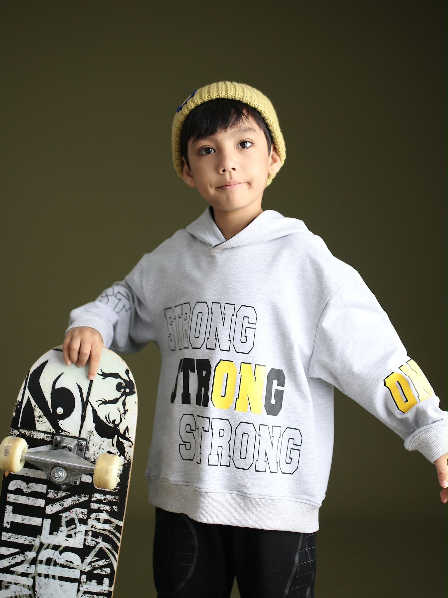 Áo nỉ mũ ghi chữ STRONG_thumbnail_2