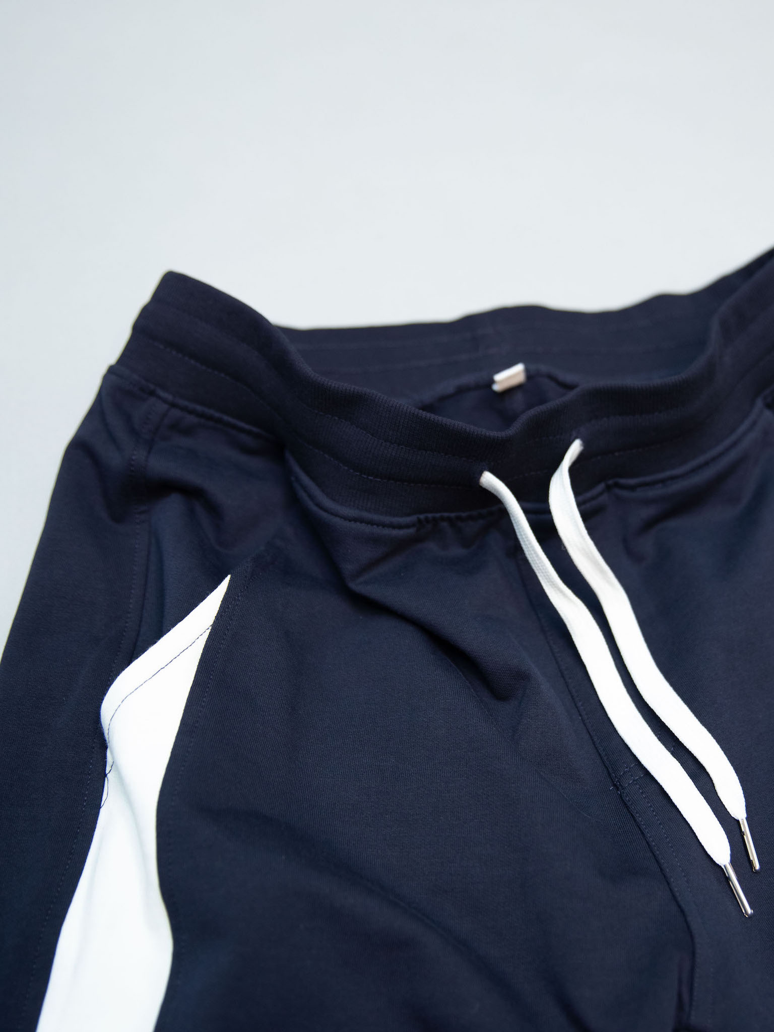 Quần nỉ da cá navy phối dọc trắng_thumbnail_2