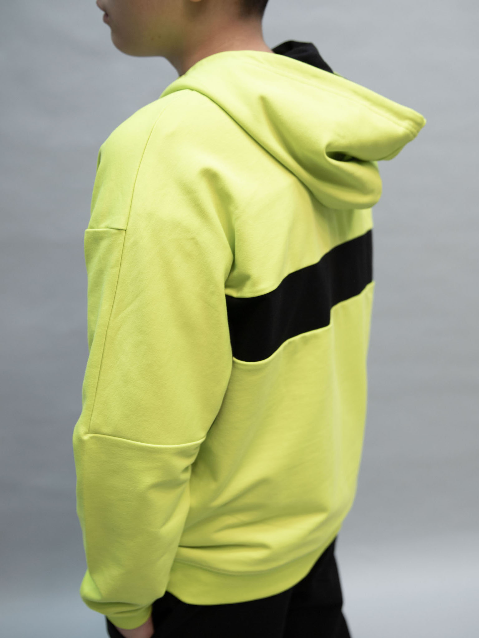 Áo nỉ hoodie neon phối đen khóa ngực_thumbnail_2