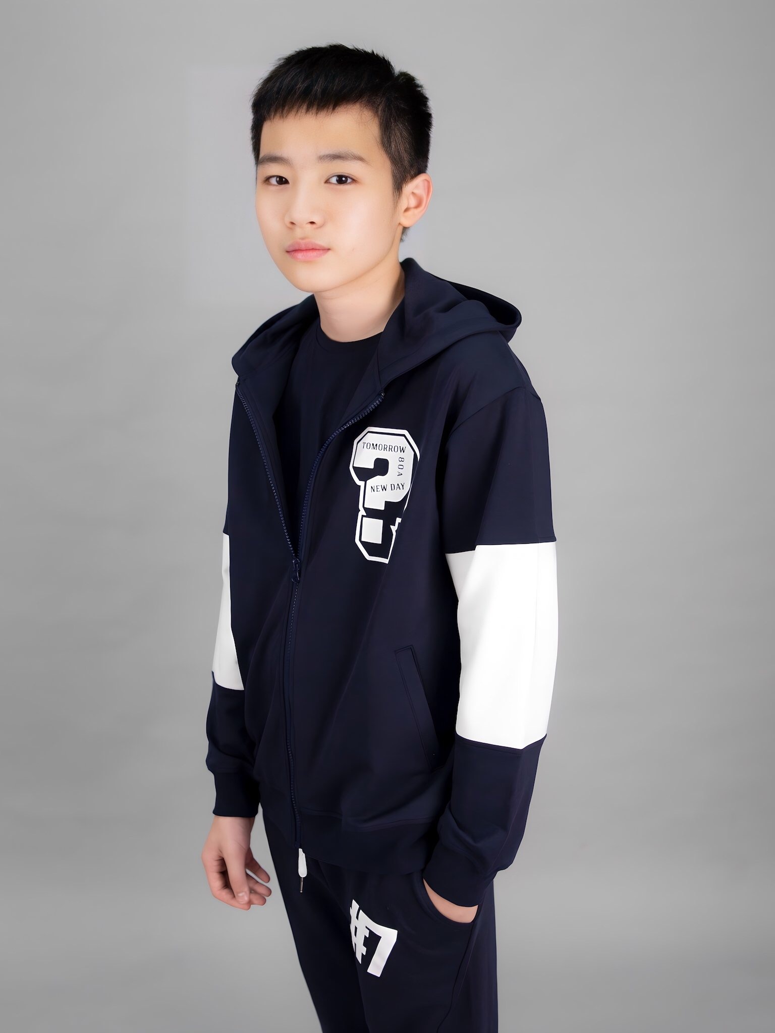 Áo khoác nỉ navy phối trắng ?_thumbnail_2