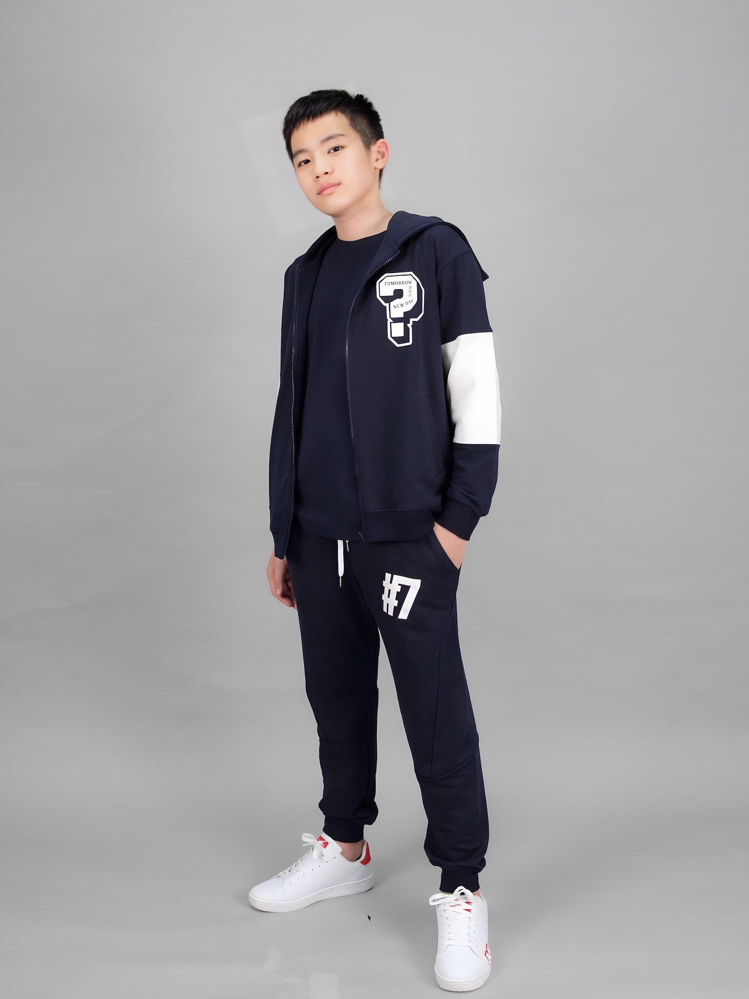 Áo khoác nỉ navy phối trắng ?_thumbnail_0