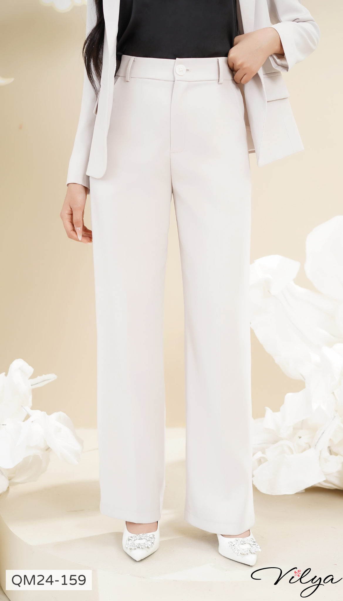 Quần ống suông QM24-159 giá 329k, chất trượt dày dặn, lên phom chuẩn