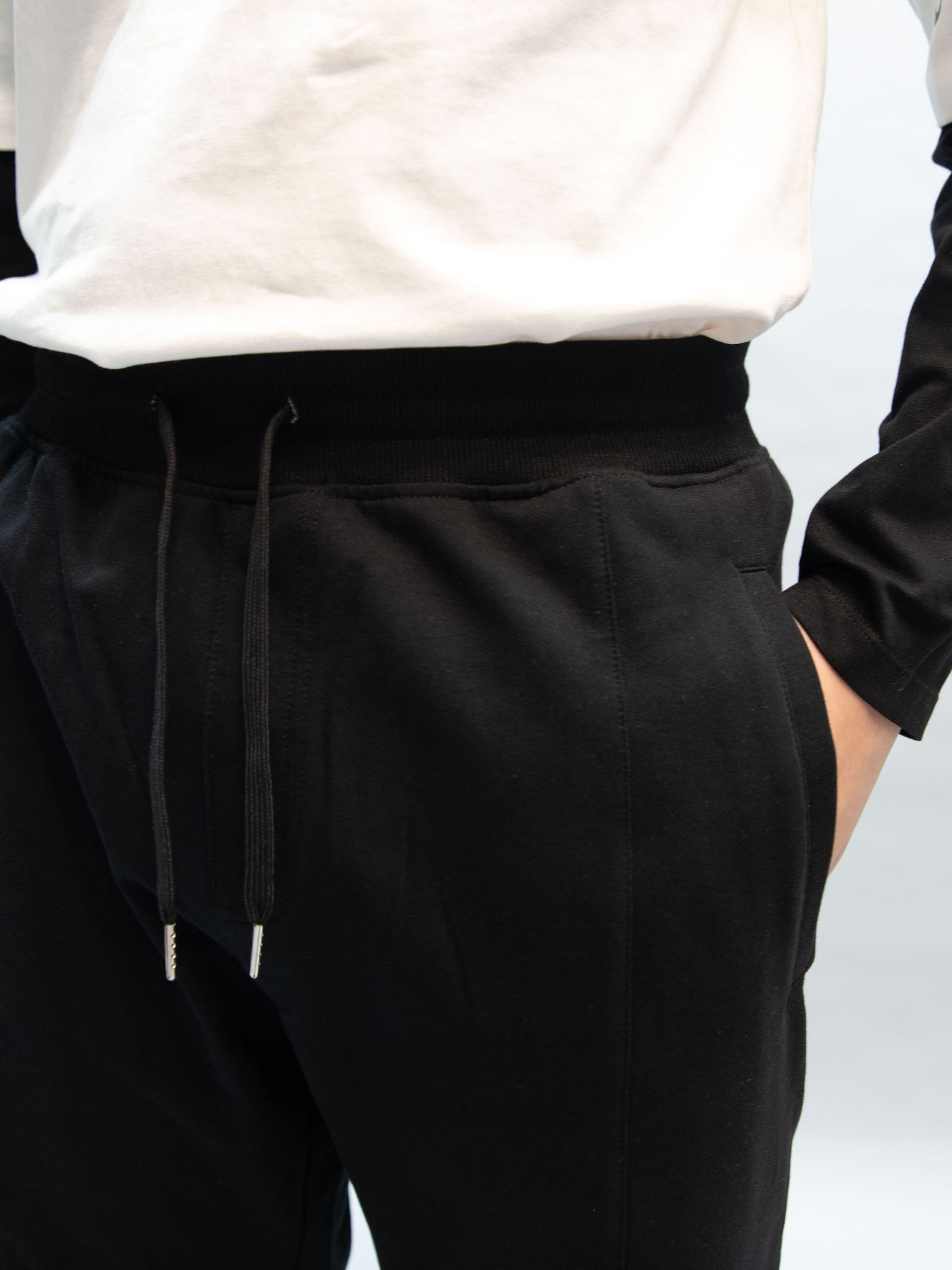 Quần nỉ đen phối 3 vạch trắng chéo gấu_thumbnail_2