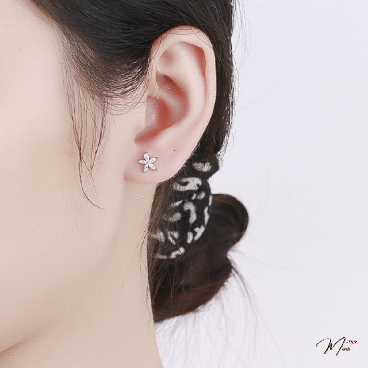 K255 - Khuyên tai hoa nhí pha lê