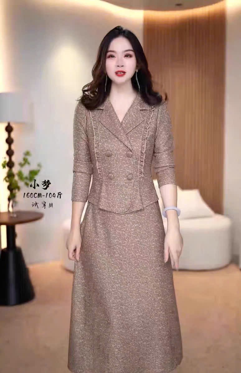 15254-Đầm xoè A tay dài cổ vest kết nút cách điệu (linen kẻ)_thumbnail_1