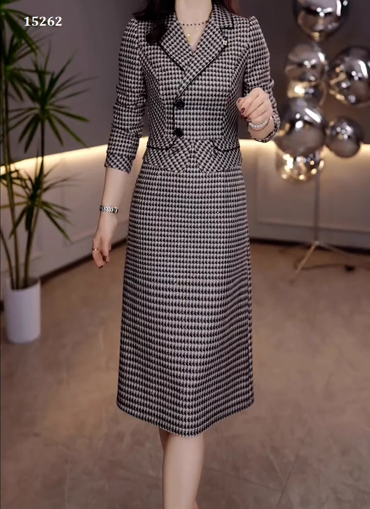 15262-Đầm body suông kẻ sọc cổ vest cách điệu ( thun lụa )_thumbnail_1