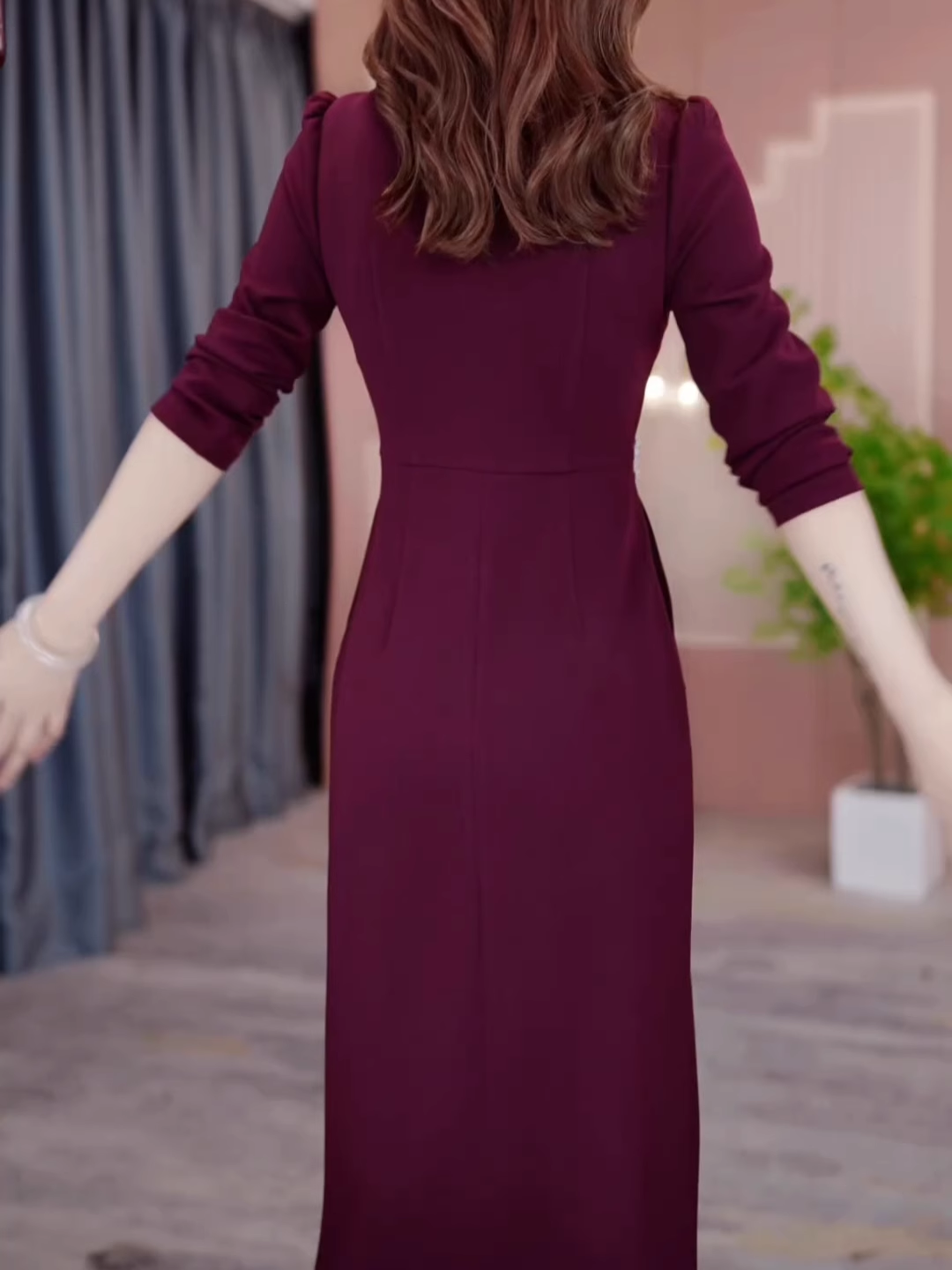 15349-Đầm body suông đỏ nho eo kết ngọc trai cách điệu ( thun mịn)_thumbnail_1