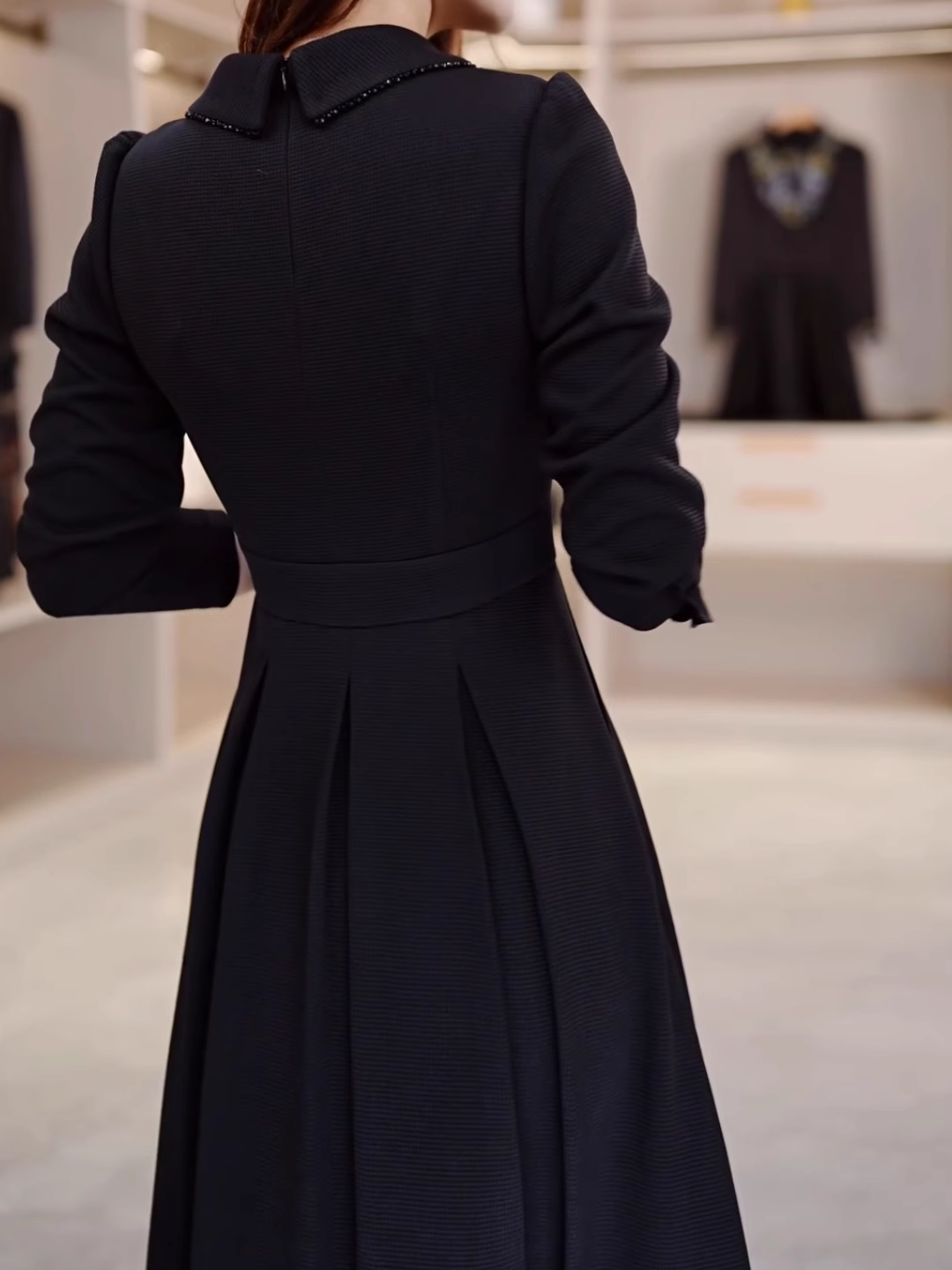 15093-Đầm xoè đen tay dài  cổ bẻ viền ren cách điệu ( thun mịn)_thumbnail_1