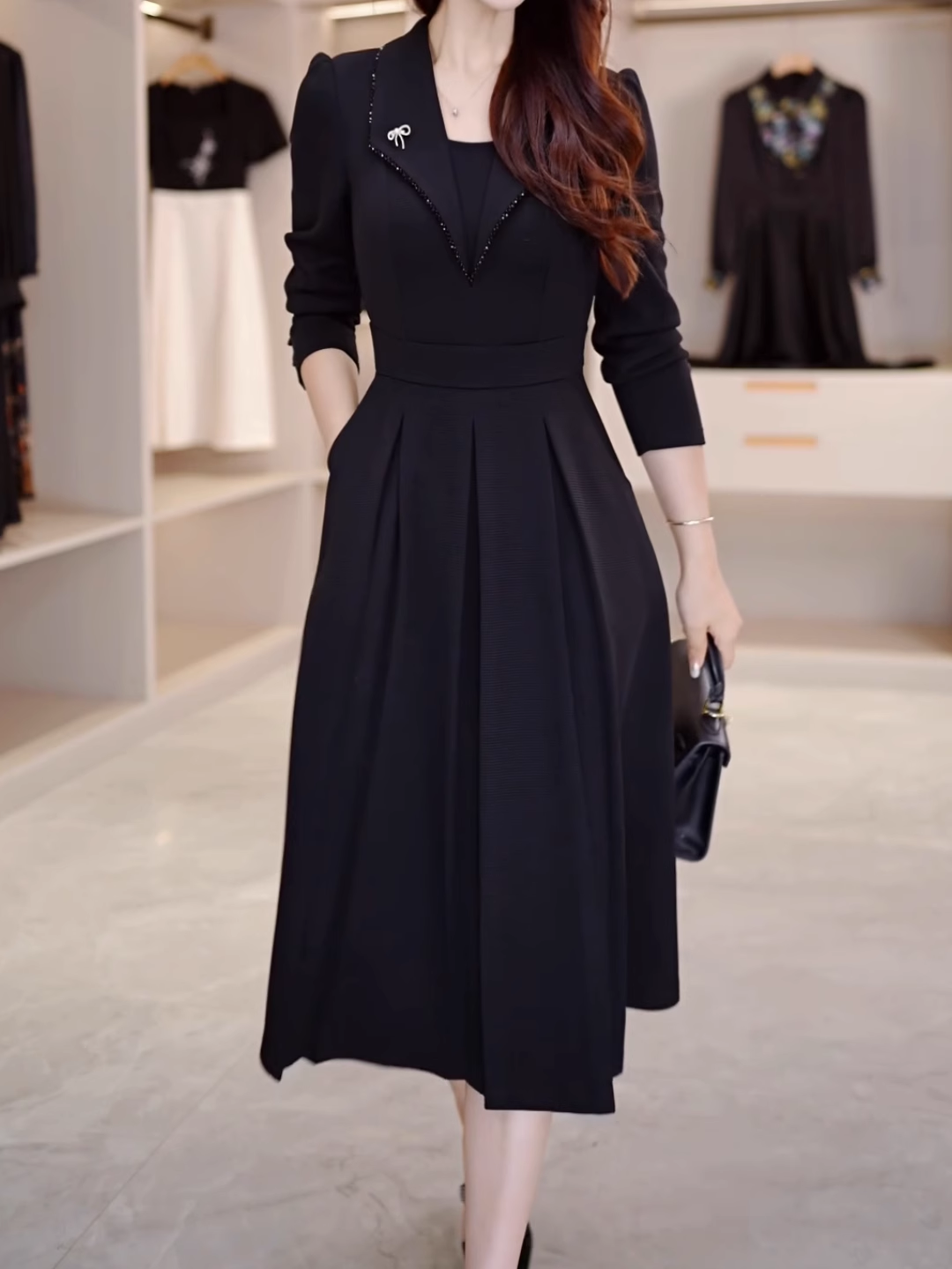 15093-Đầm xoè đen tay dài  cổ bẻ viền ren cách điệu ( thun mịn)_thumbnail_0