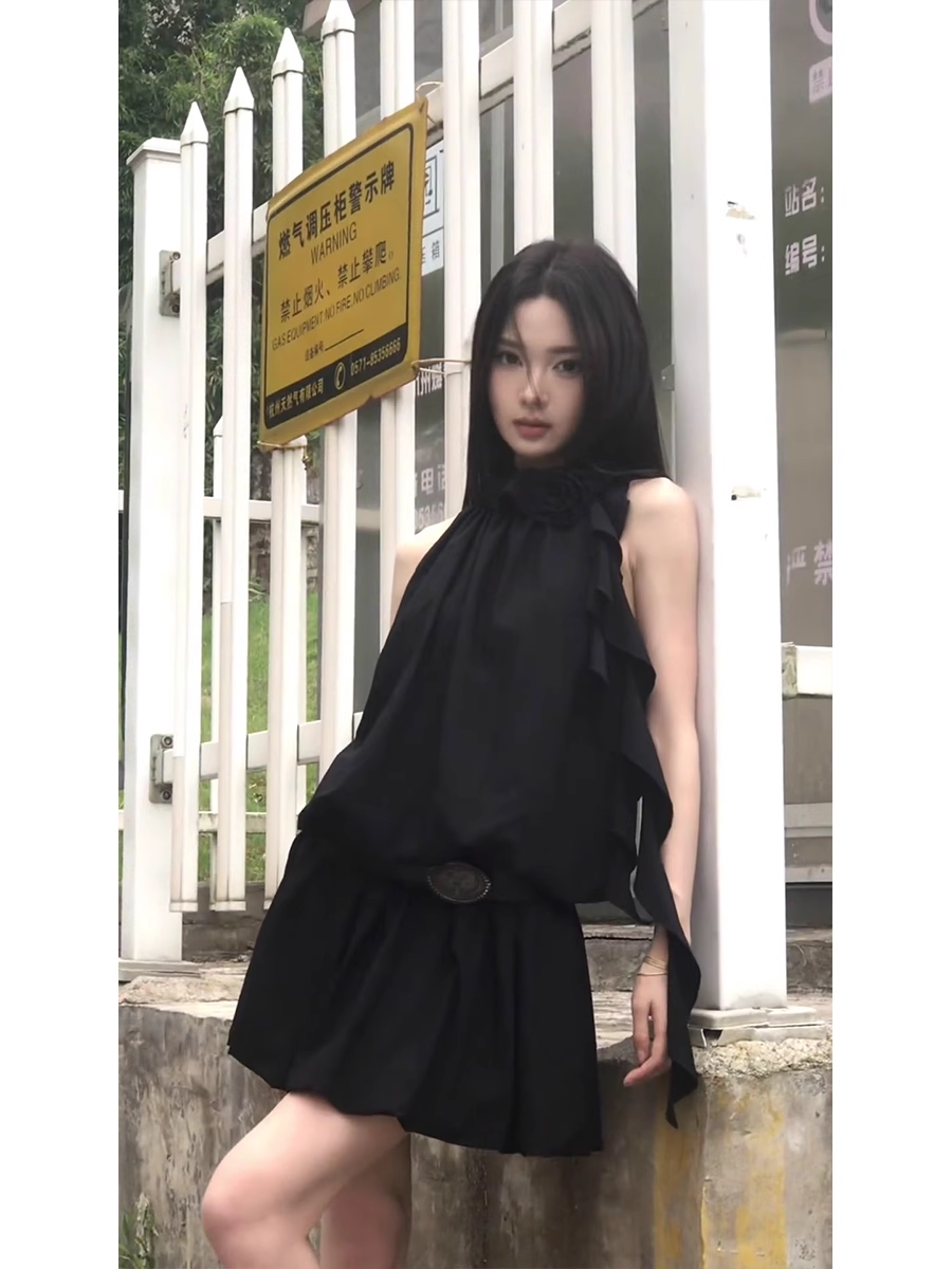 15194-Đầm đen cổ yếm kết  hoa viền bèo (lụa mịn)_thumbnail_0