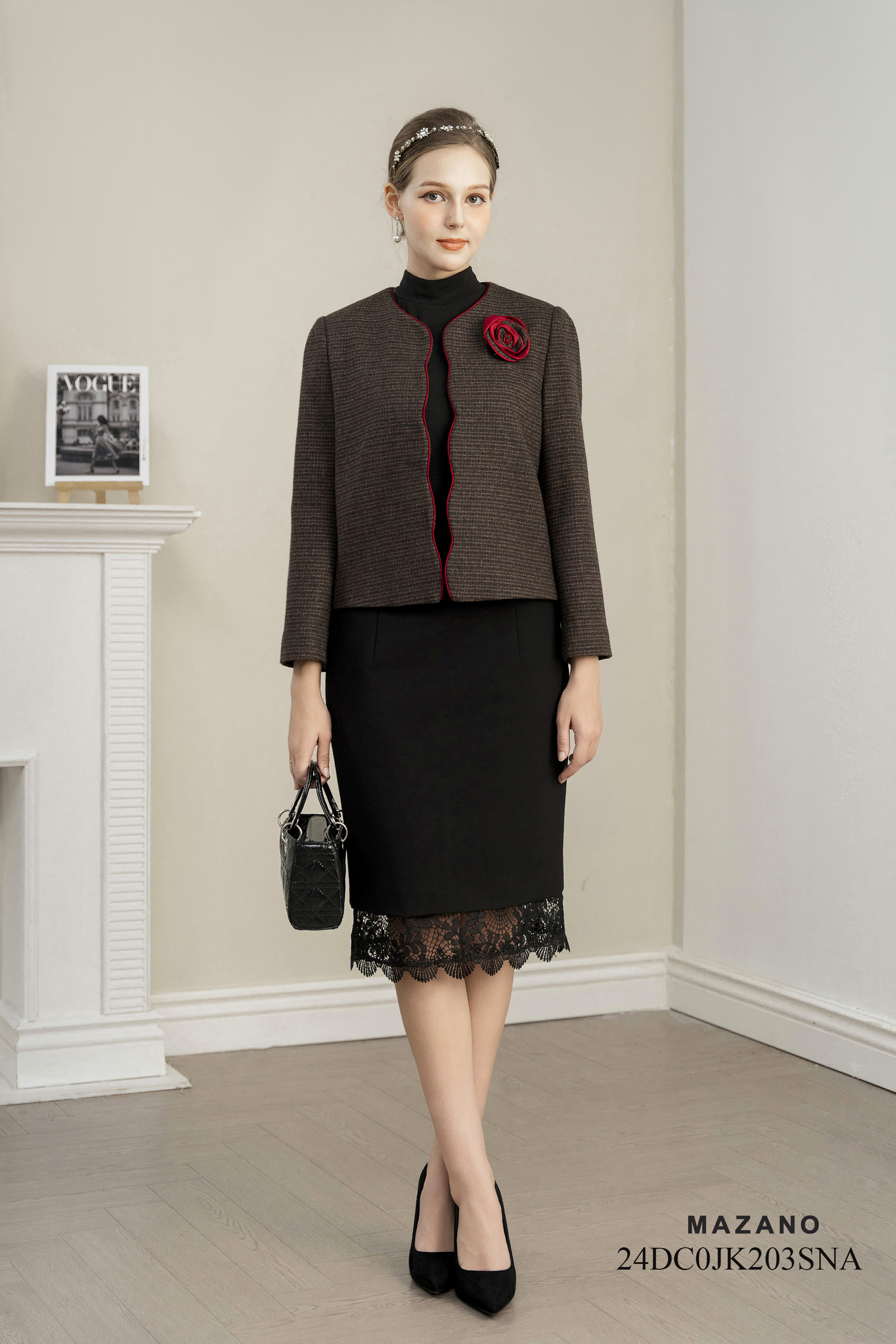 Áo khoác ngắn Vải dạ lông cừu Đính hoa thủ công Cổ trònTay dài Dài qua eo