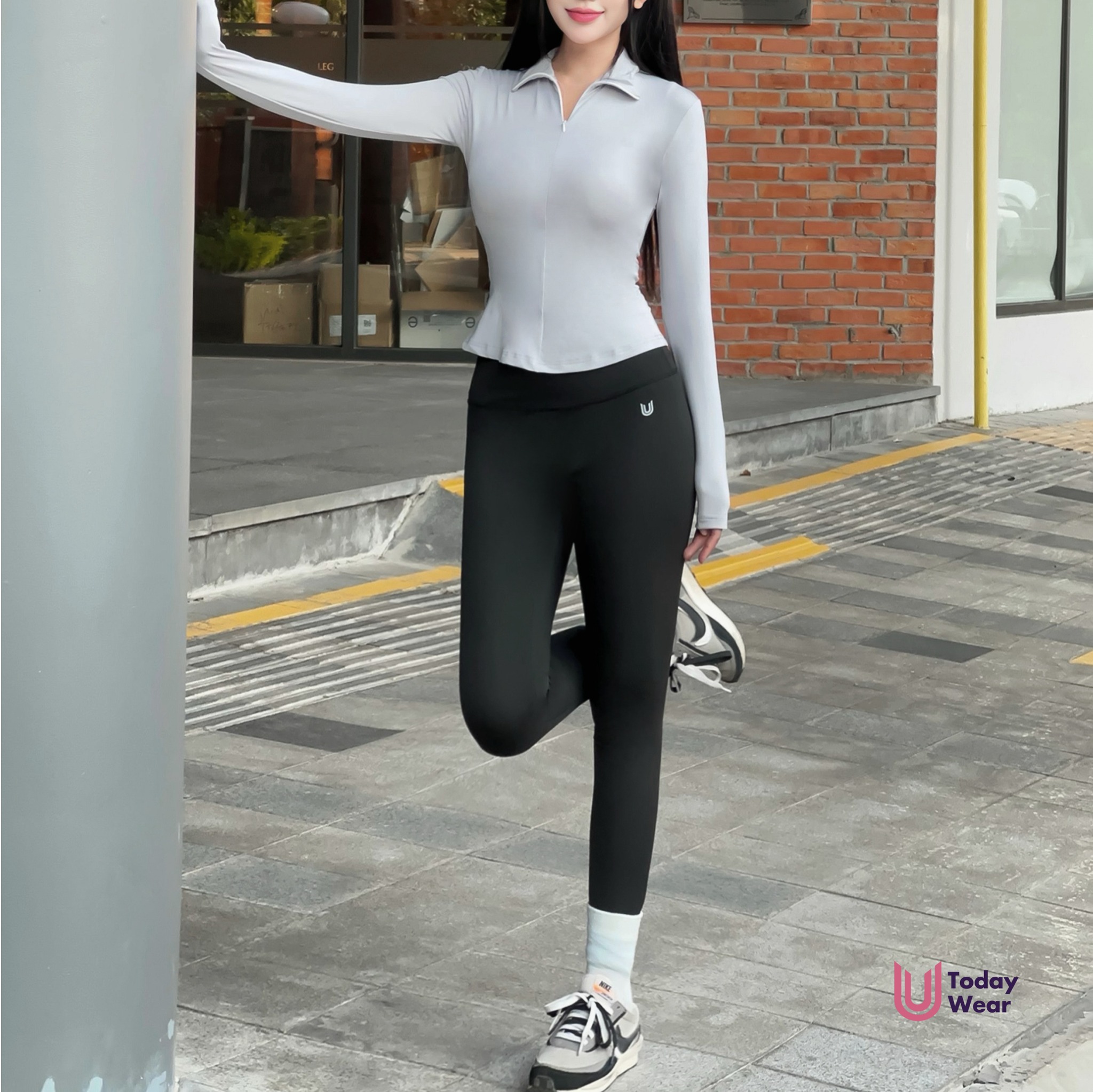 Áo Jolie khói mix quần legging Zenna đen_thumbnail_0