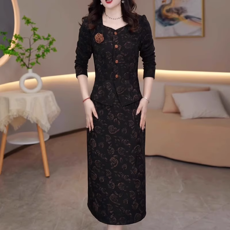 15558-Đầm dáng peplum suông đen in hoa nâu ( lụa)_thumbnail_1
