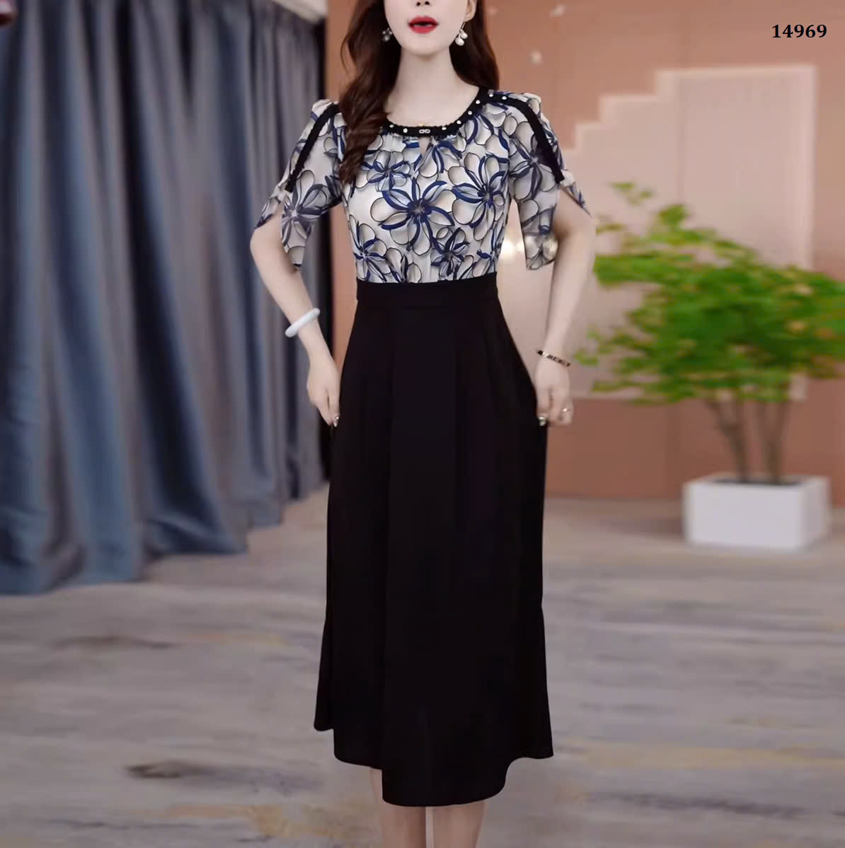 14969-Đầm dài tay lở phối họa tiết 3D cách điệu ( lụa 3D, chéo nhật)_thumbnail_1