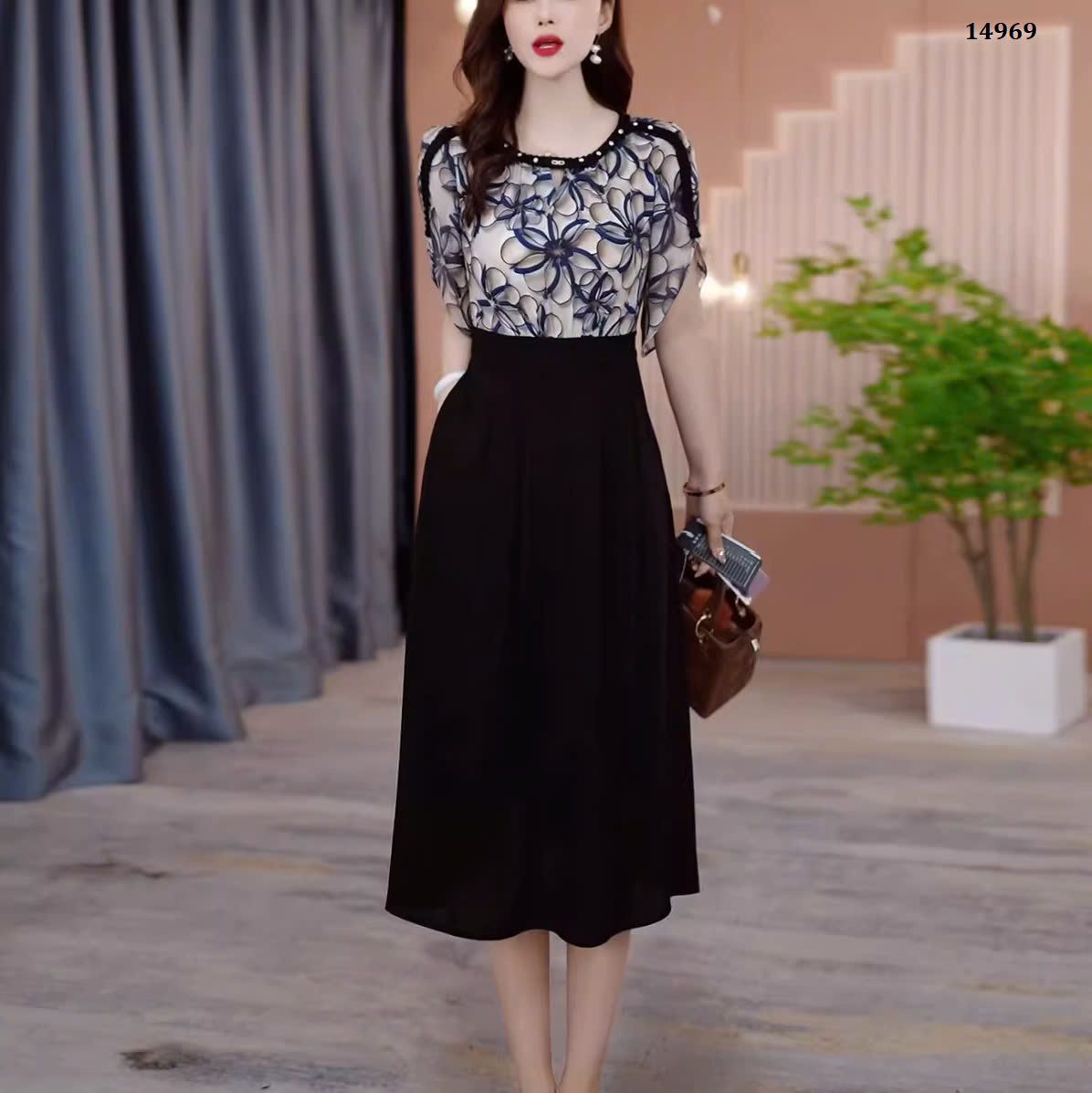 14969-Đầm dài tay lở phối họa tiết 3D cách điệu ( lụa 3D, chéo nhật)_thumbnail_0