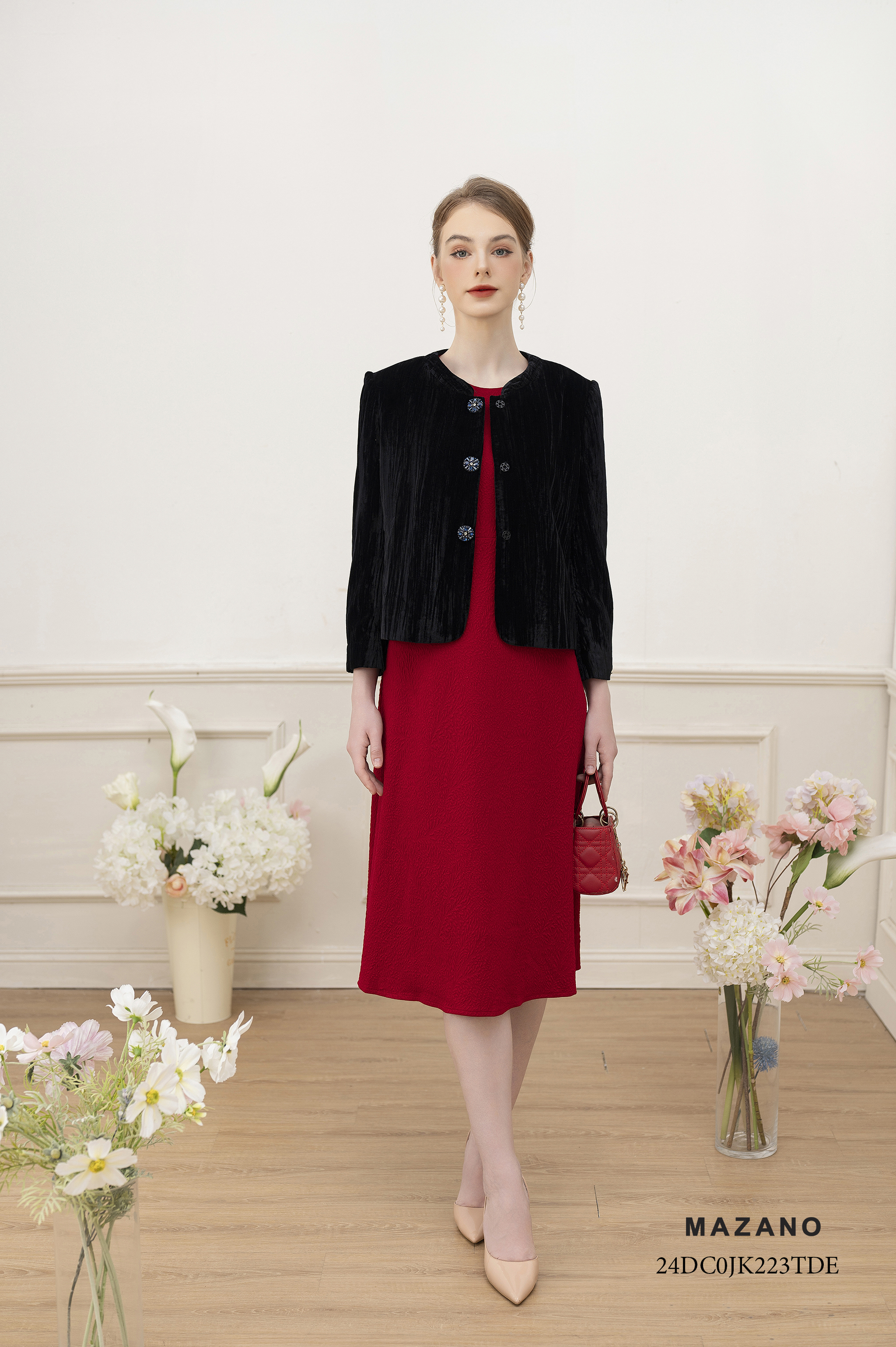 Áo khoác suông ngắn Vải Nhung gân Đính cúc đá trang trí Cổ tàu nằm Tay dài Dài áo dưới eo