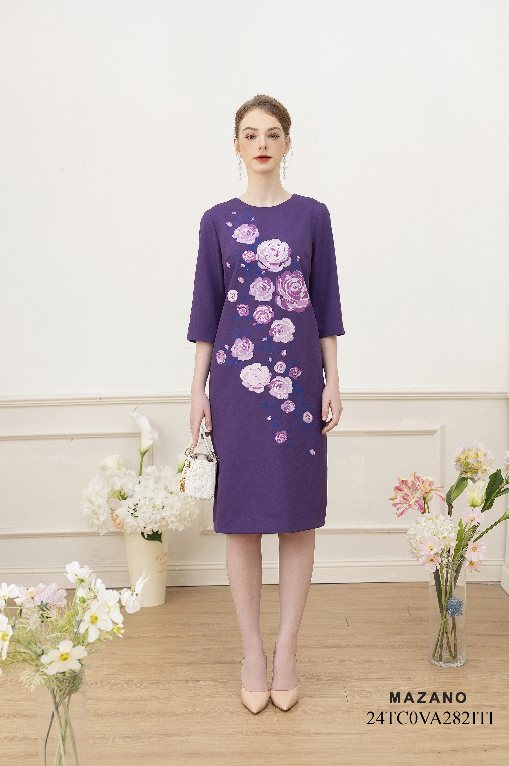 Váy Đầm suông Vải thô chun Hoạ tiết hoa hồng cách điệu Cổ tròn Tay lỡ Dài qua gốiVA282ITI