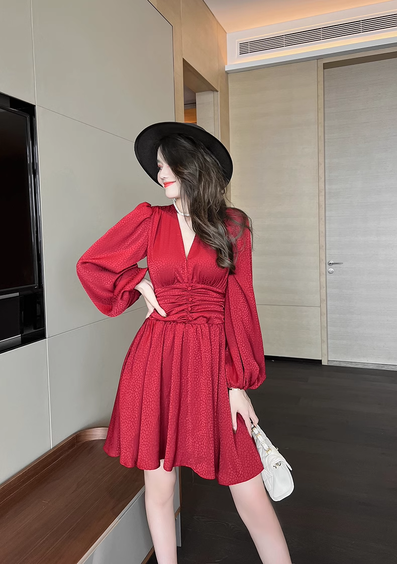 15280-Đầm xoè đỏ tay dài  eo nhún (  lụa vân gấm)_thumbnail_0