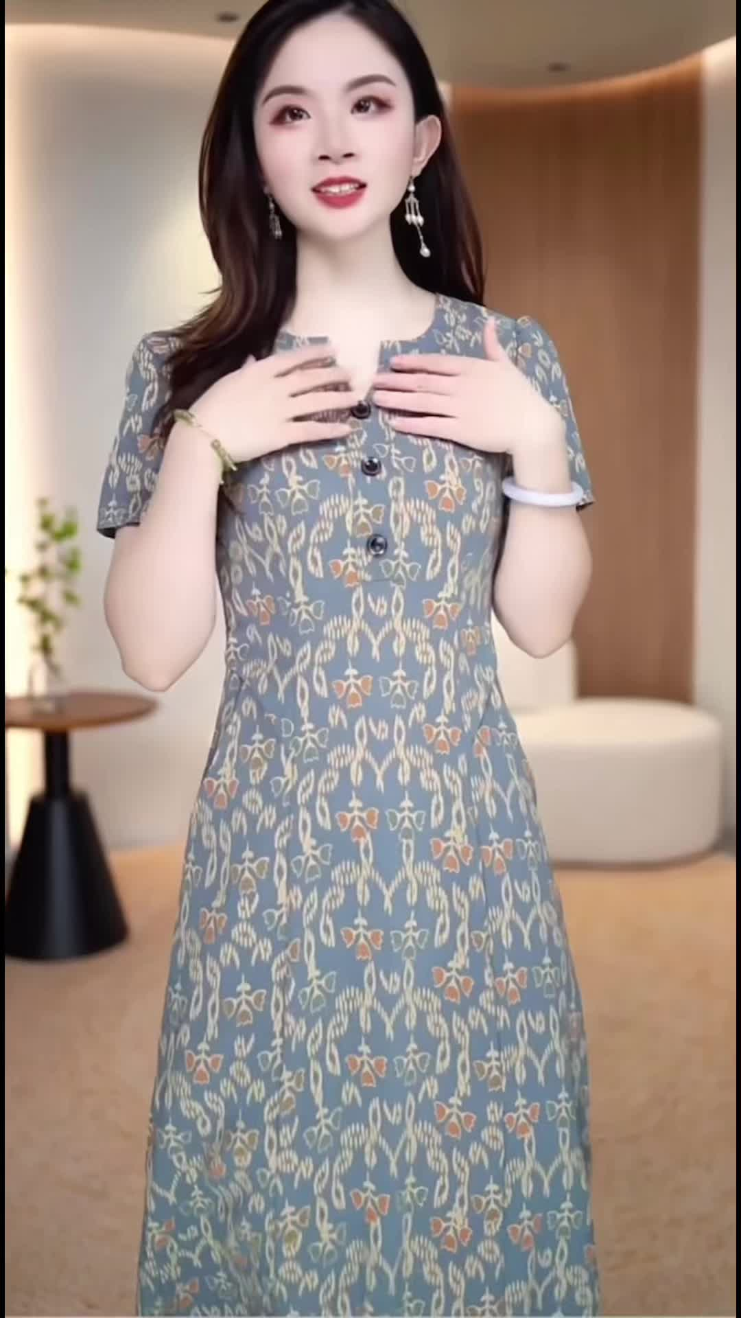 15534-Đầm suông A in họa tiết cổ V cutout cách điệu ( lụa mango)_thumbnail_0