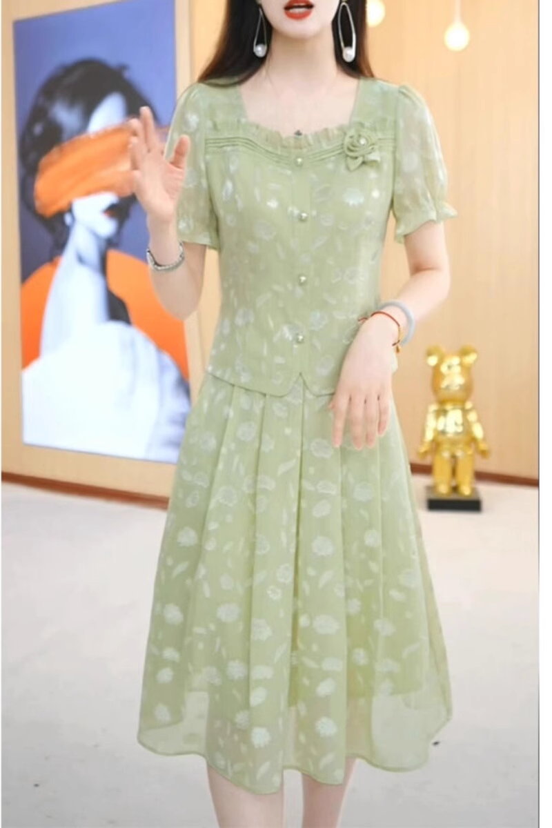 15725-Set áo  kèm chân váy voan  hoa xanh lá nhạt ( voan, lót)_thumbnail_0