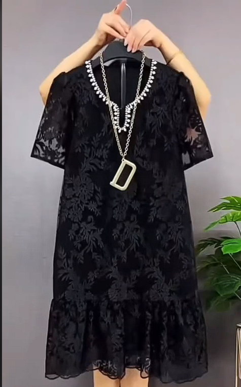 15820-Đầm suông ren đen viền cổ kết hạt, ko kèm phụ kiện ( ren, lót)_thumbnail_0