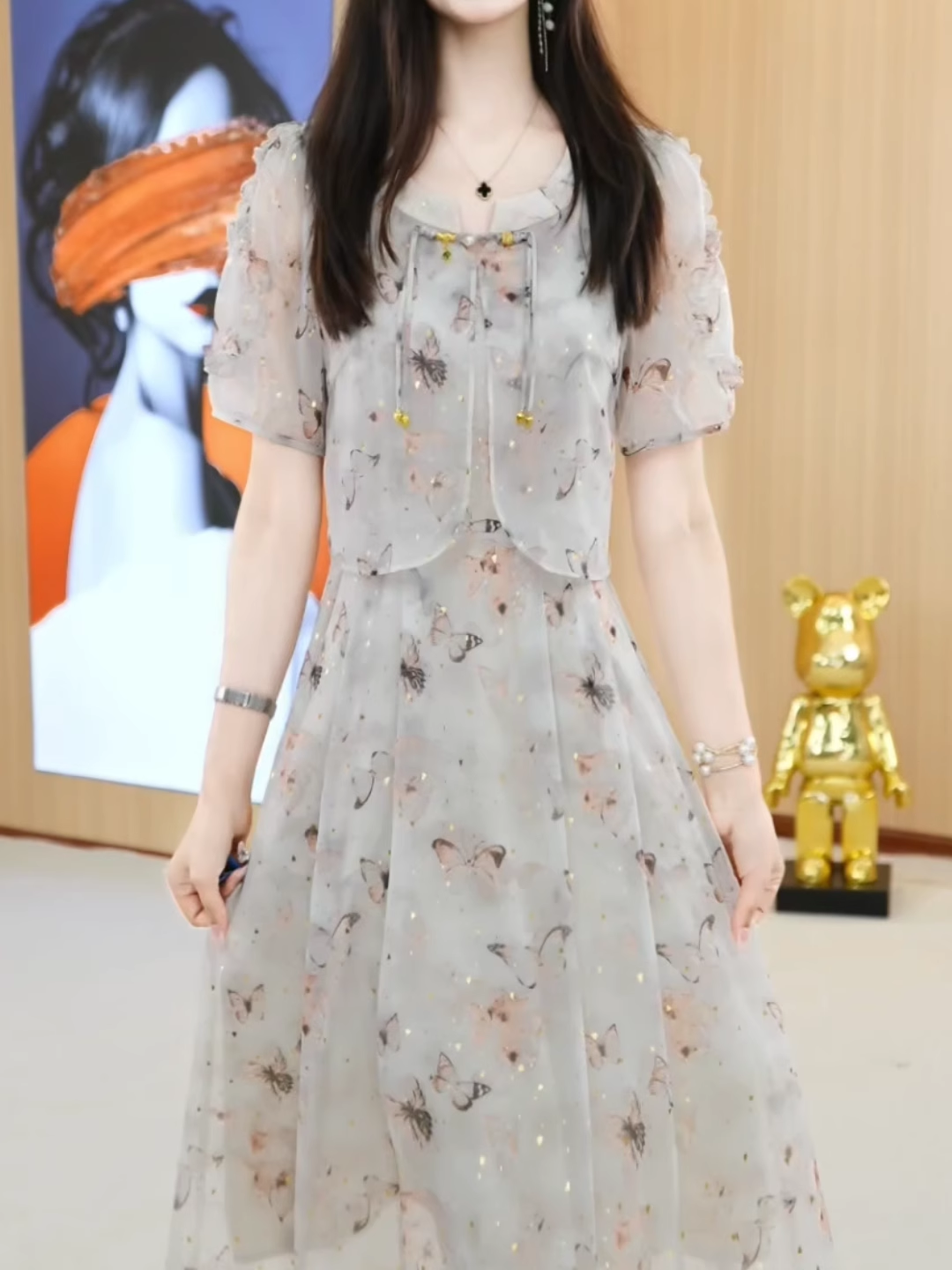 15822-Đầm voan xám trắng in  bướm  3D giả  khoác rời ( voan,lót)_thumbnail_0