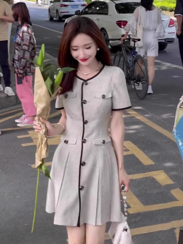 15434-Đầm suông A  trắng sữa  viền đen kết  nút ( linen xước)_thumbnail_1