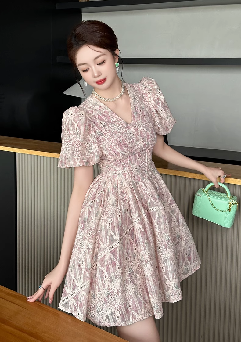 15375-Đầm xoè tay phồng thêu hoạ tiết 3D ( thô thêu)_thumbnail_0