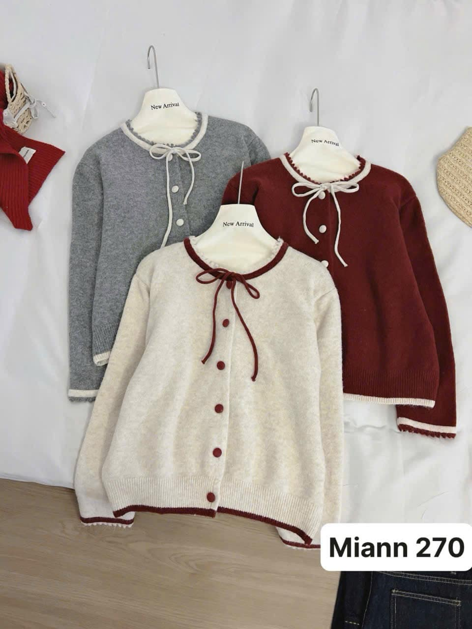 Cadigan thắt nơ viền cổ