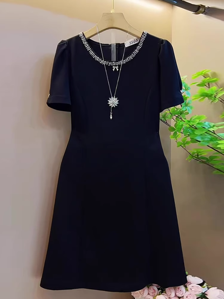 15934-Đầm suông đen cổ tròn viền kim sa ( poly 2  da)_thumbnail_0