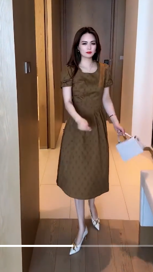 15201-Đầm xòe nâu in hoa  nổi  3D ( lụa )_thumbnail_0