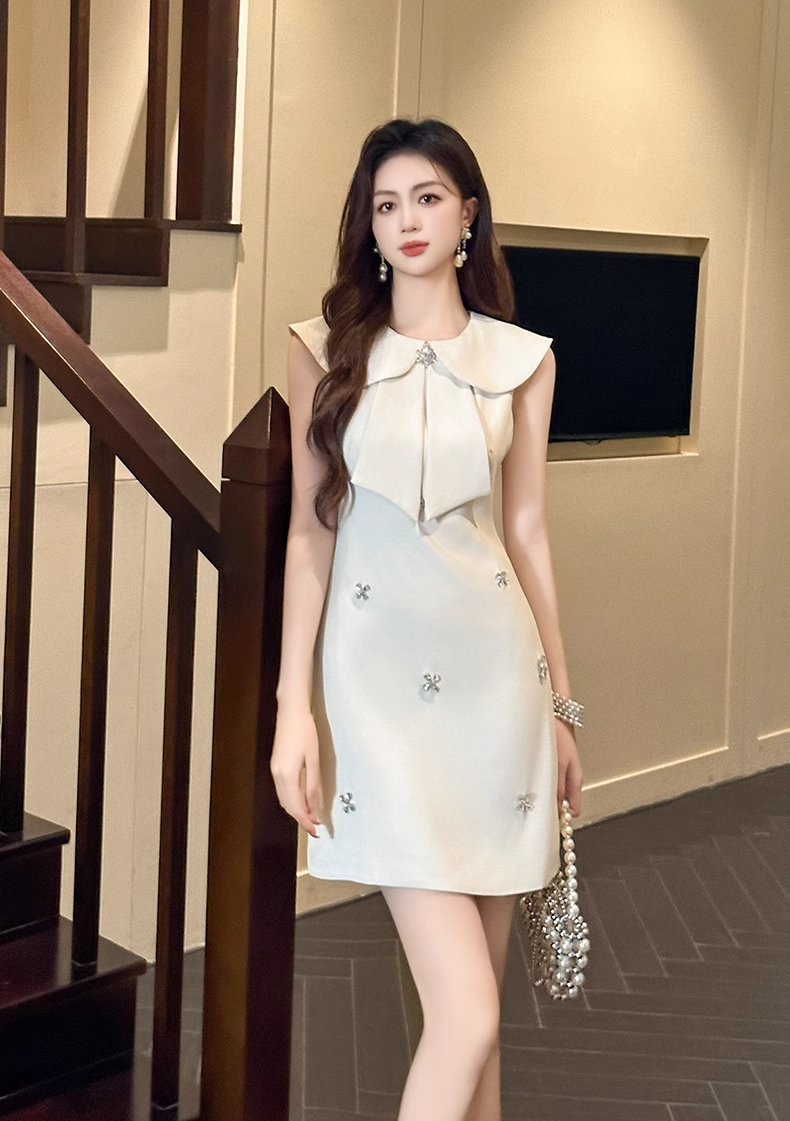 15704-Đầm suông đi tiệc màu trắng cổ bèo sen nơ (chéo nhật)_thumbnail_1