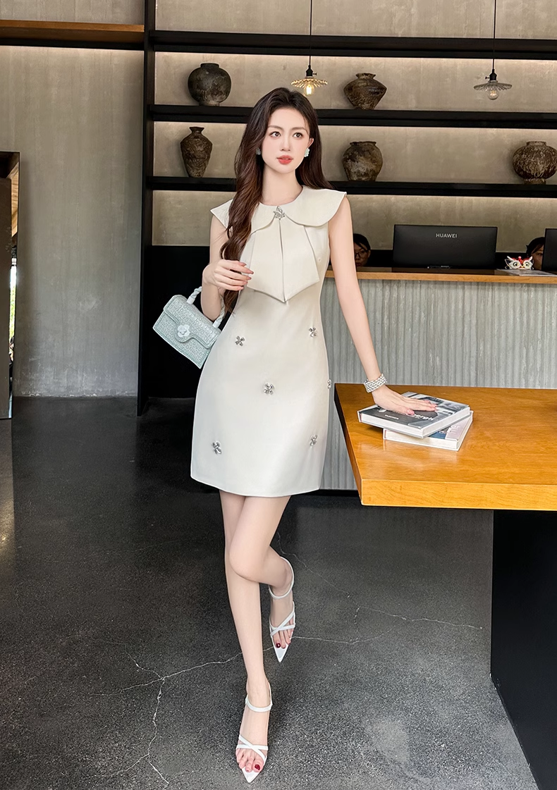 15704-Đầm suông đi tiệc màu trắng cổ bèo sen nơ (chéo nhật)_thumbnail_2