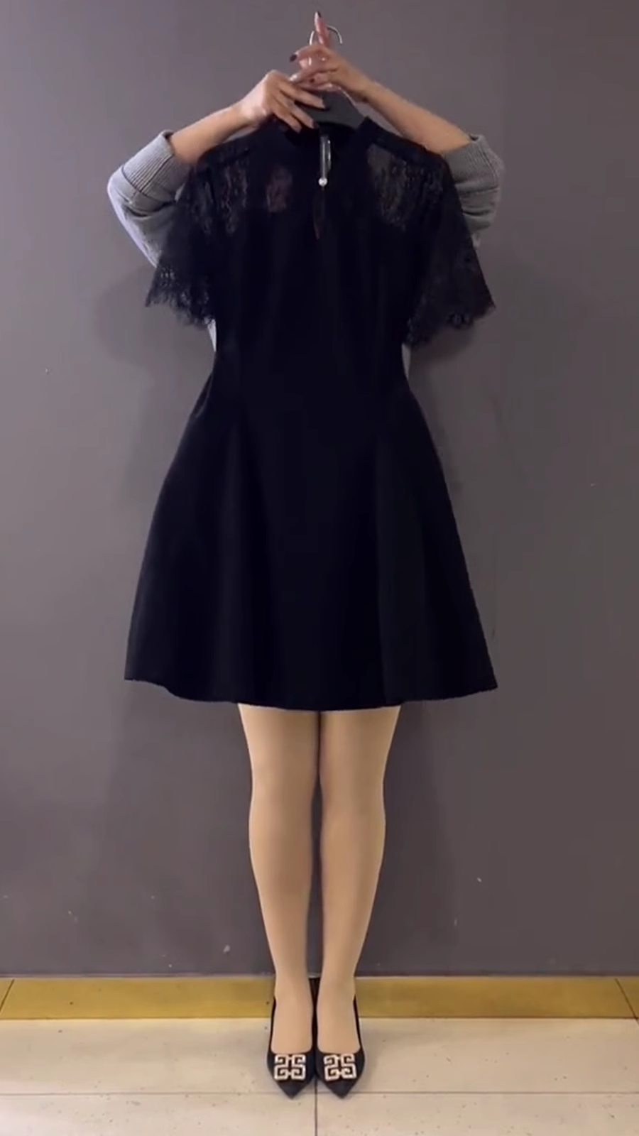 15973-Đầm xoè đen vai phối ren cách điệu ( poly 2  da, ren)_thumbnail_0