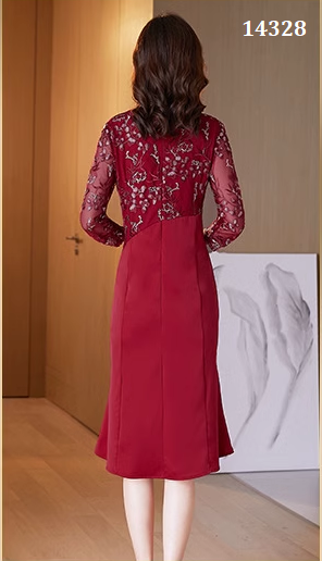 14328-Đầm body  duôi cá phối ren tay lỡ (ren, poly2 da)_thumbnail_1