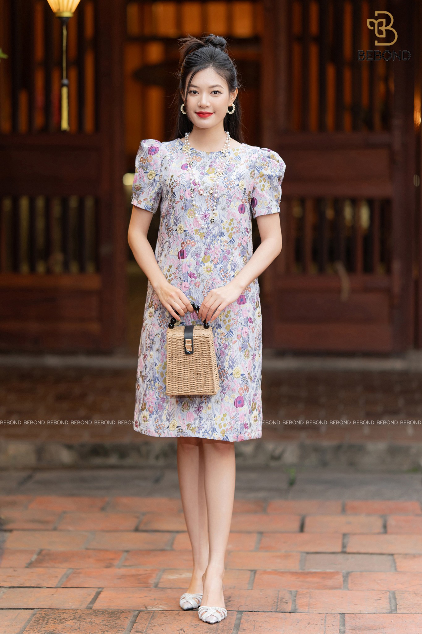 Đầm suông Shaylee tafta gấm thêu HOA TÍM NHẠT_thumbnail_0