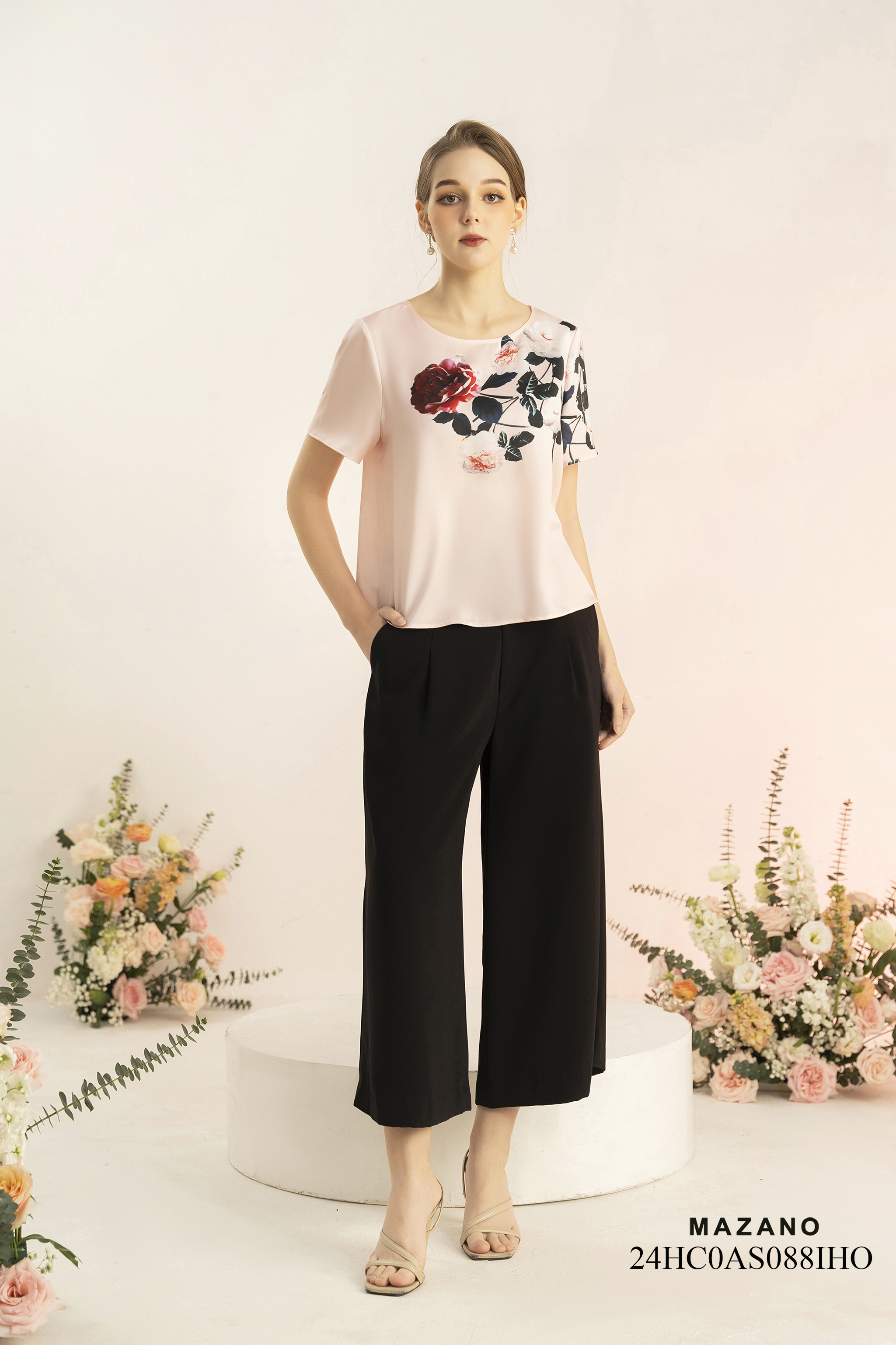 Áo top suông hồng nhạt in họa tiết