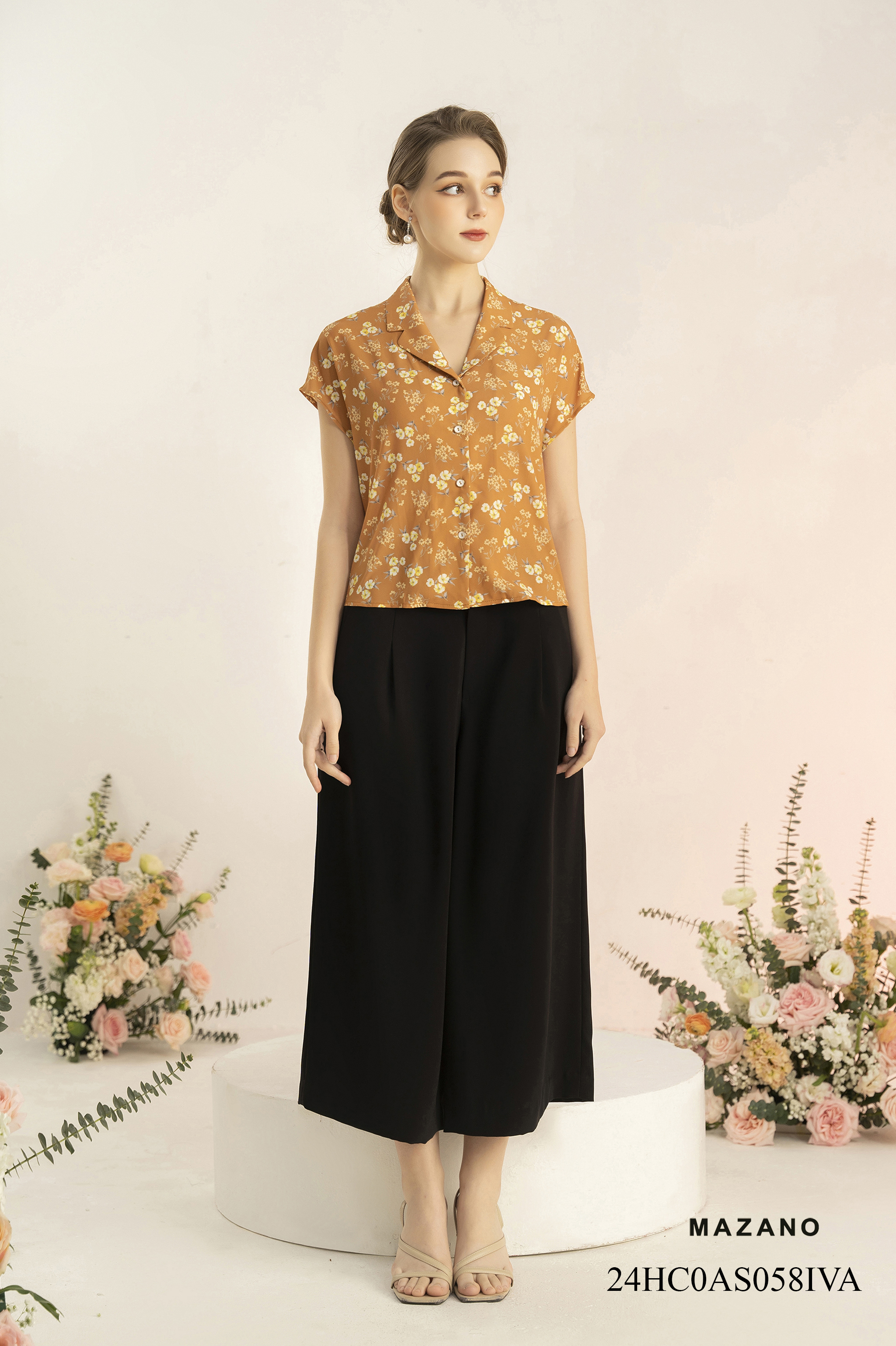 Áo top cổ hai ve cách điệu