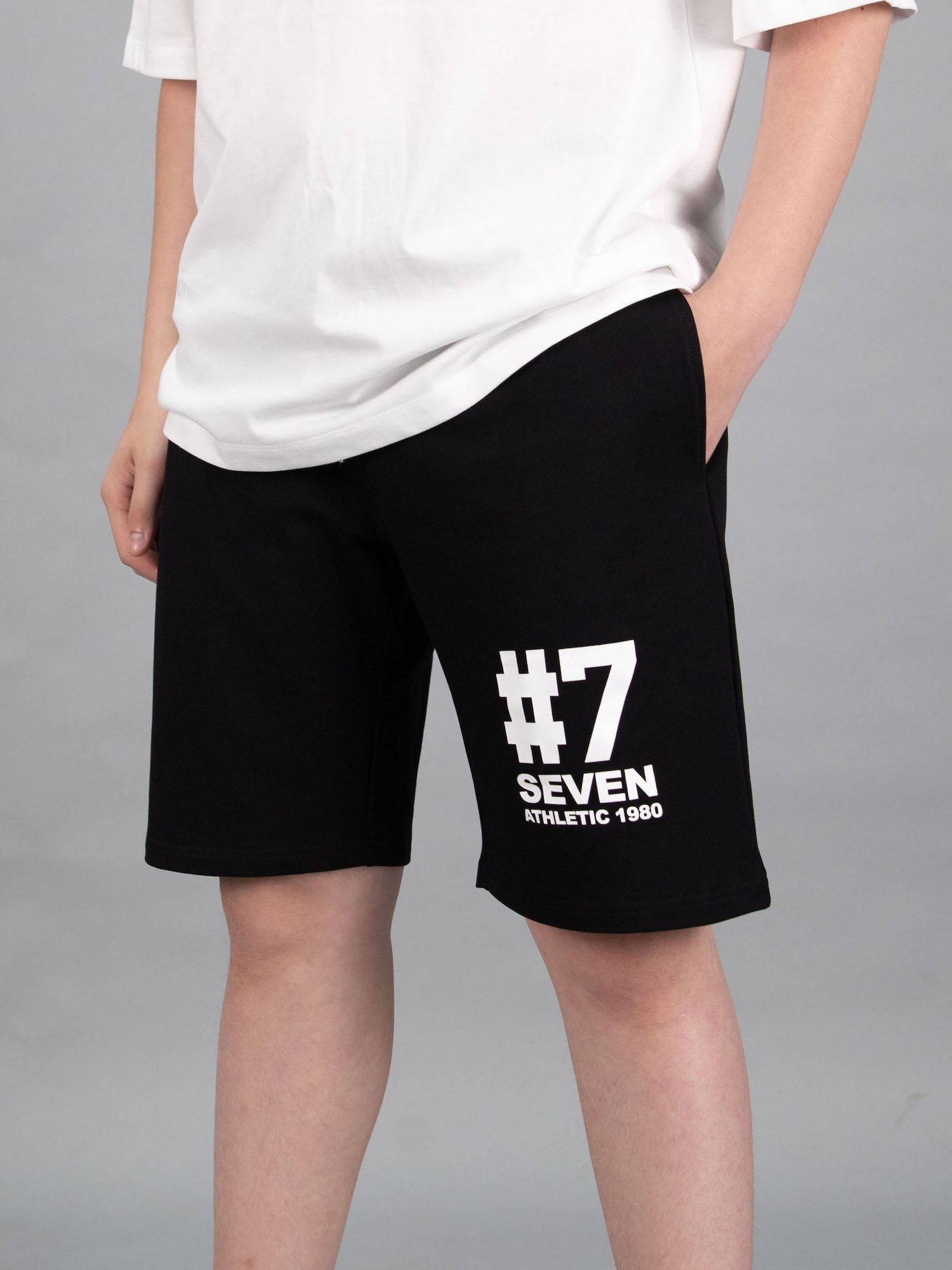 Quần short da cá màu đen #7 seven